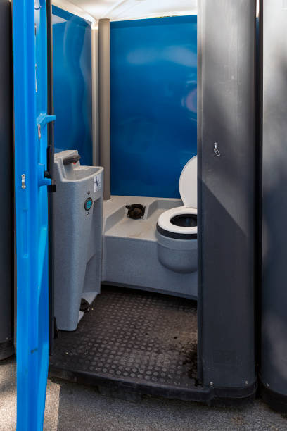 Portable Toilet Options We Offer in Boronda, CA